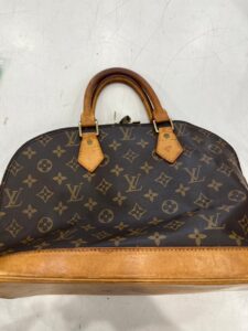 「LOUIS VUITTON アルマ M51130 を世田谷区で出張買取」
